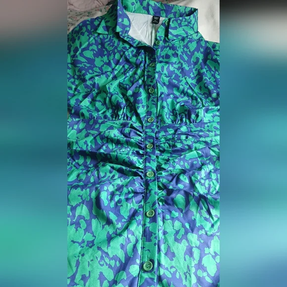 Elegant Green and Blue Patterned Dress - Picture 7 of 7
